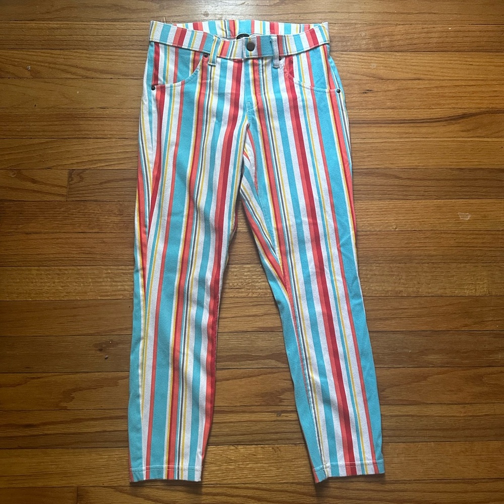 Hue Resort Stripe Denim Capri Pants
